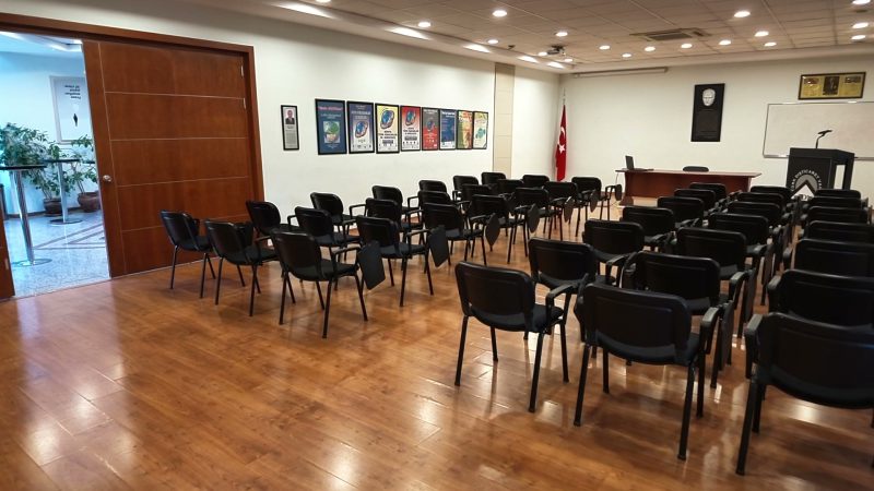 Büyük Salon, girişten görünüm