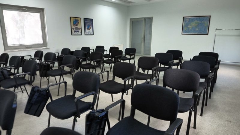 Orta Salon, salonun arka tarafı